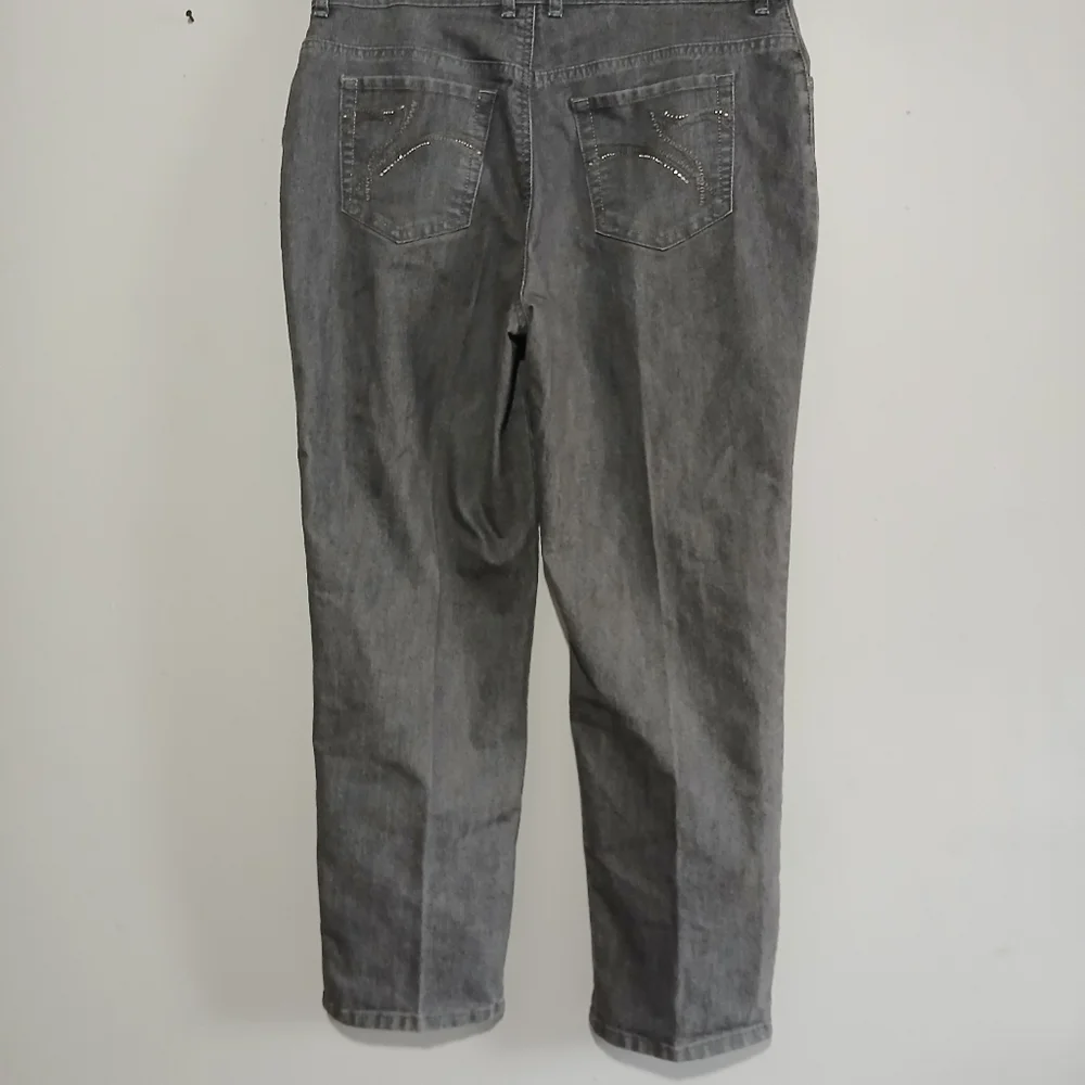 Gloria Vanderbilt Ladies Amanda Gray Jeans. Size 14 Short - Picture 4 of 12